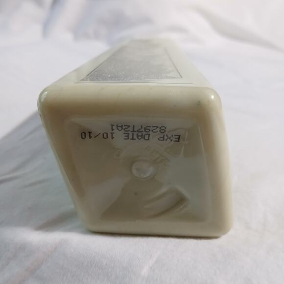 Bath & Body Works Rainkissed Leaves Anti-Bacterial Moisturizing Hand Soap NEW - Picture 7 of 9